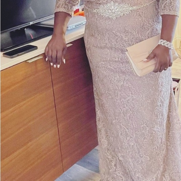 Mac Duggal embellished shoulder dress - Picture 2 of 4